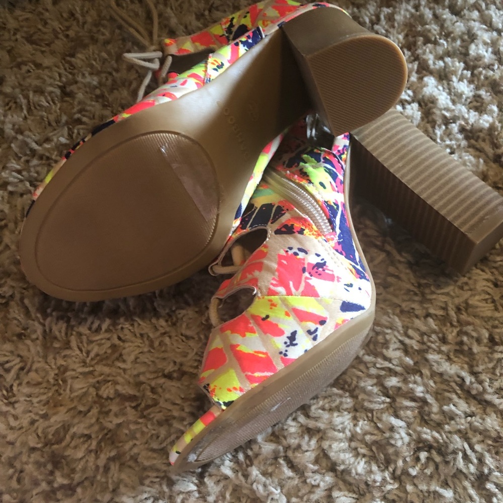 Heels - Picture 5 of 5